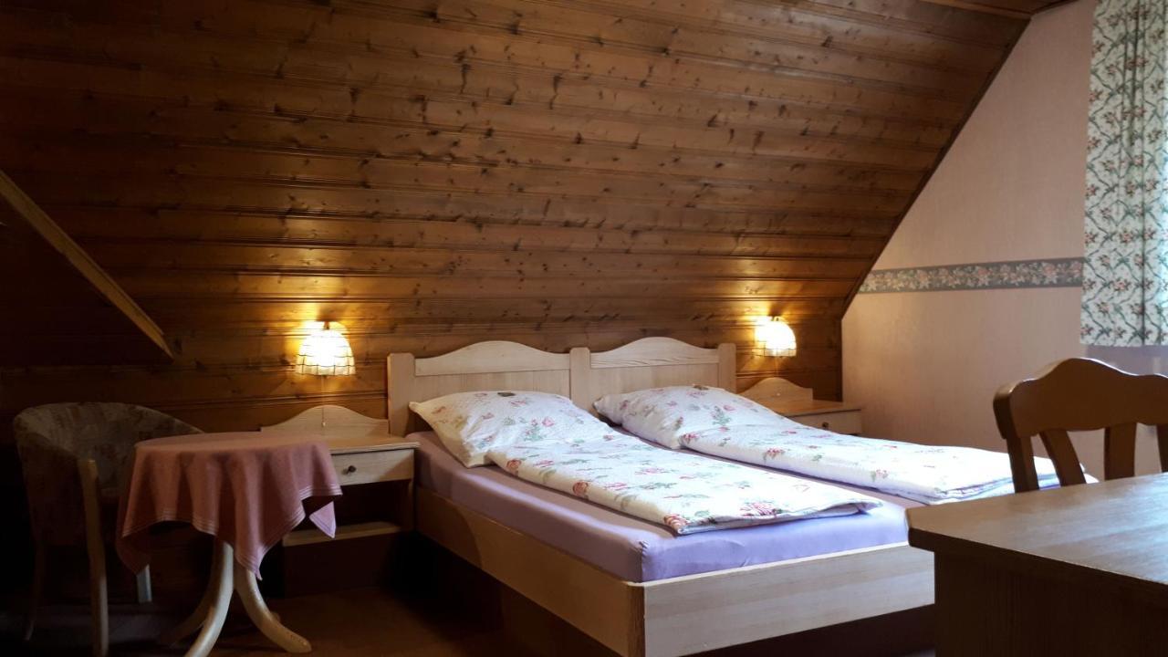 Gaestehaus "Gisela" Im Fuerstlichen Fischhaus Schillingsfürst Exterior foto