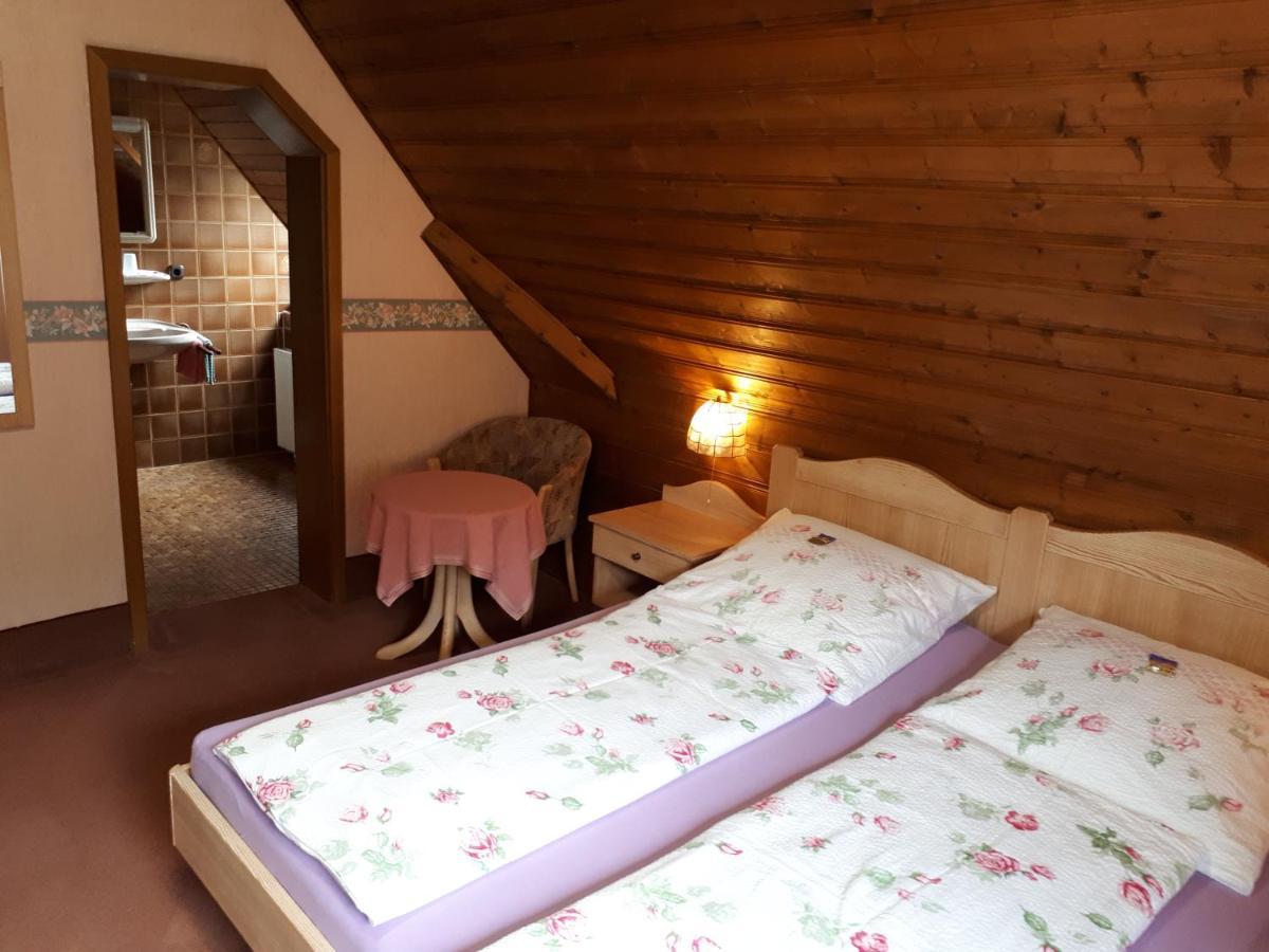 Gaestehaus "Gisela" Im Fuerstlichen Fischhaus Schillingsfürst Exterior foto